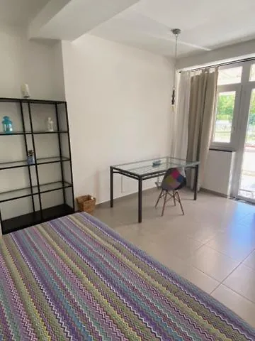 לינה וארוחת בוקר Numero20 4*